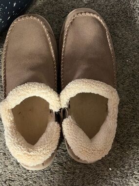 Cozy Women's fuzzy Slip-On Slippers